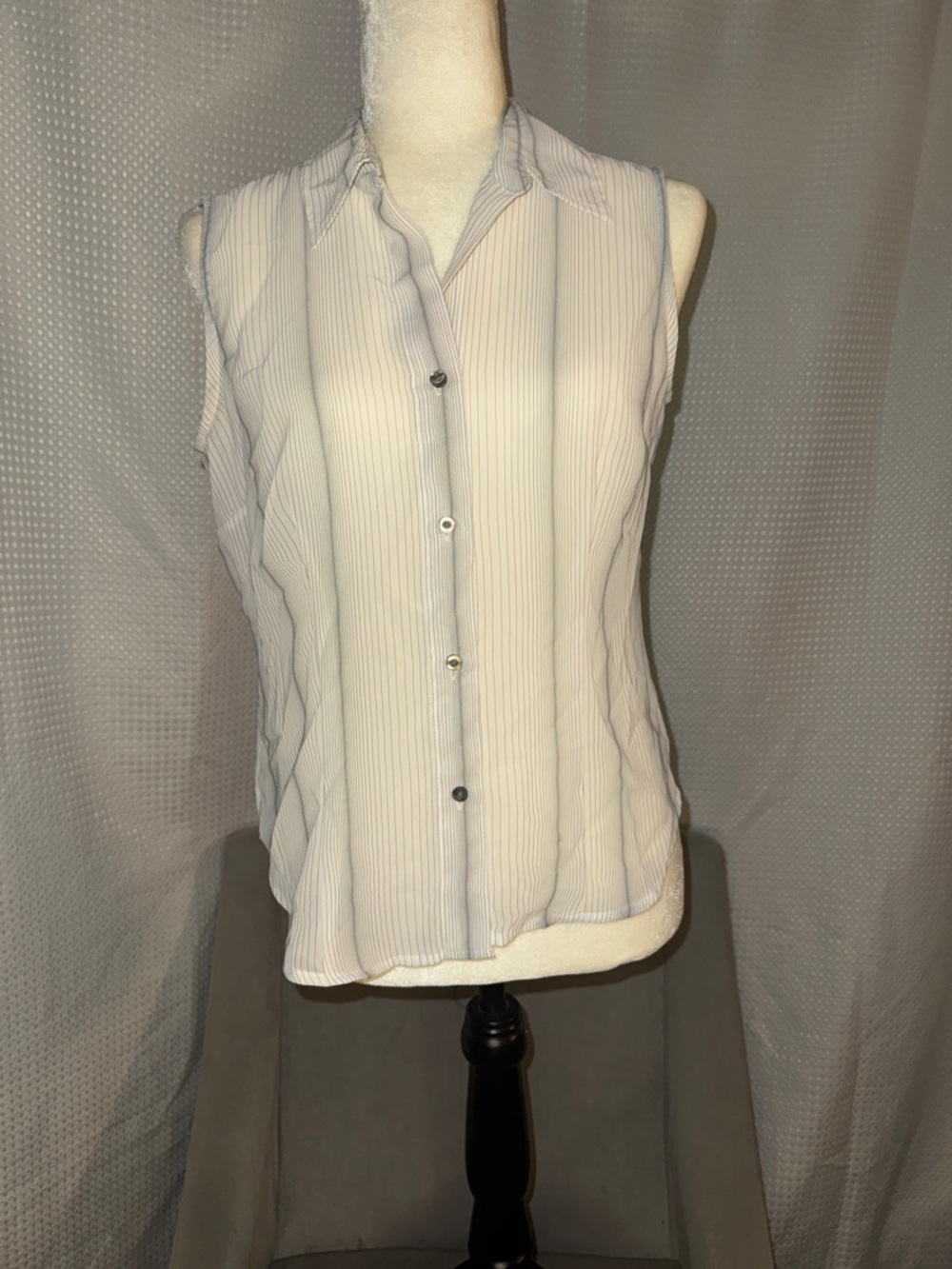 New York & Company White Pinstripe Sleeveless Button-Up Camisole